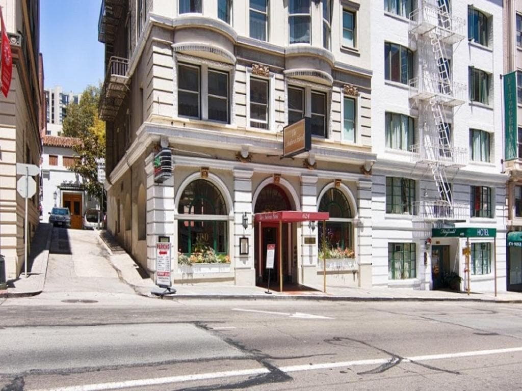 Andrews Hotel