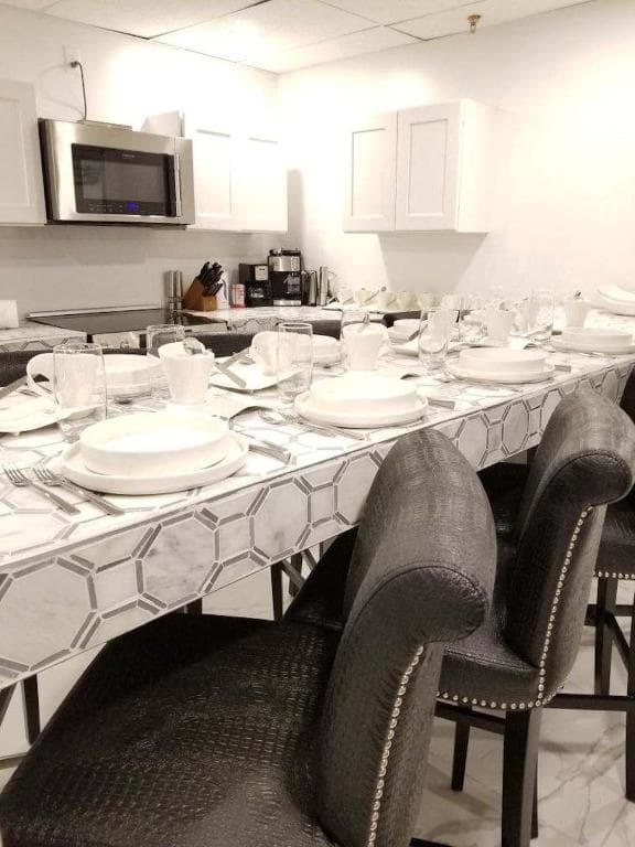 7BR- SLEEPS 15! Celebrity Villa! Great Rates!!