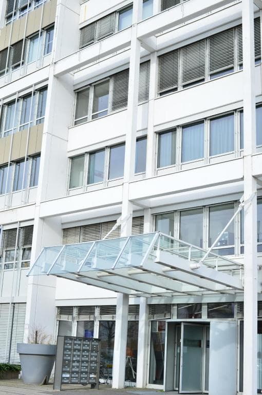 Xenon hostels